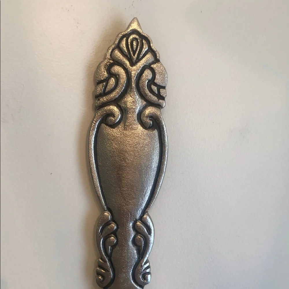 Ornate Silver-Tone Butter Knife silver display Dec